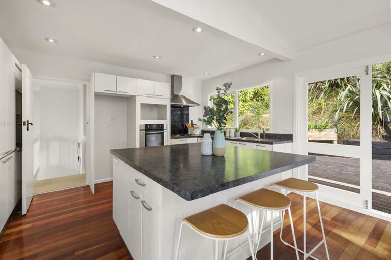 Photo of property in 71 Churton Drive, Churton Park, Wellington, 6037