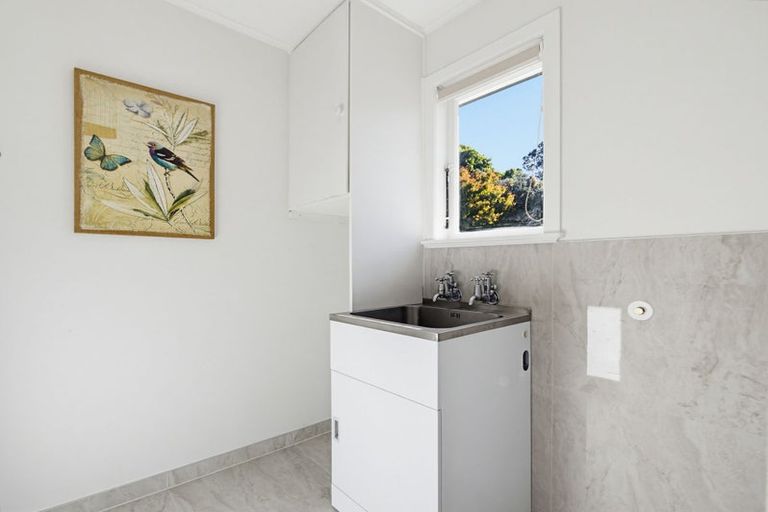 Photo of property in 1 Rosehill Drive, Rosehill, Papakura, 2113