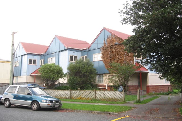 Photo of property in 94 Oxford Terrace, Epuni, Lower Hutt, 5011