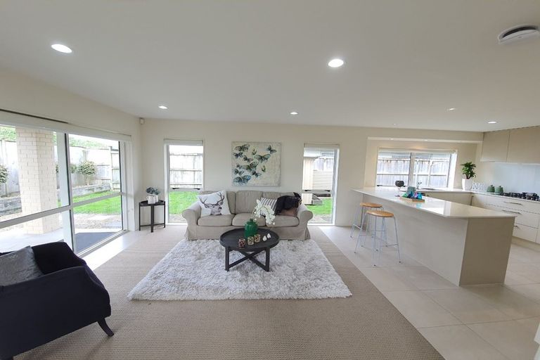 Photo of property in 99 Bayvista Drive, Karaka, Papakura, 2113