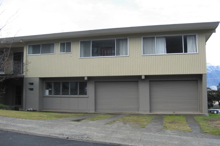 Photo of property in 5 Wynyard Crescent, Fernhill, Queenstown, 9300