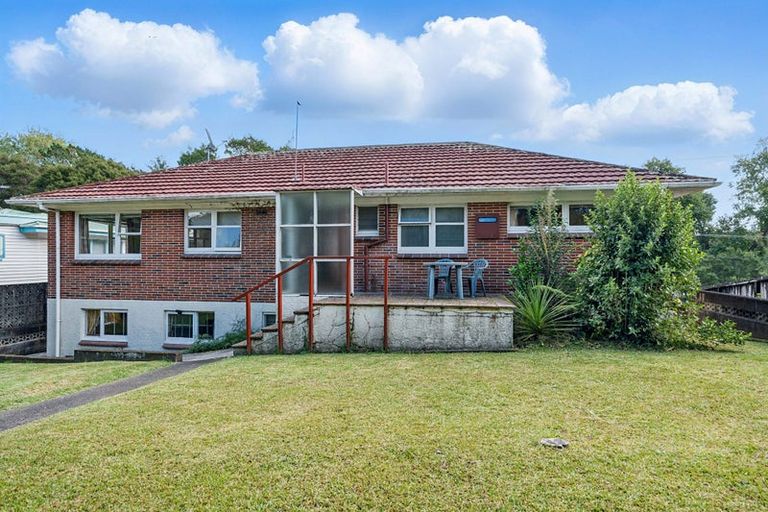 Photo of property in 18 Millbrook Road, Henderson, Auckland, 0612