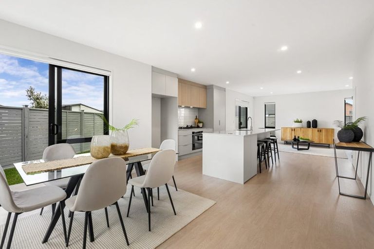 Photo of property in 32 Viridian Avenue, Rosehill, Papakura, 2113