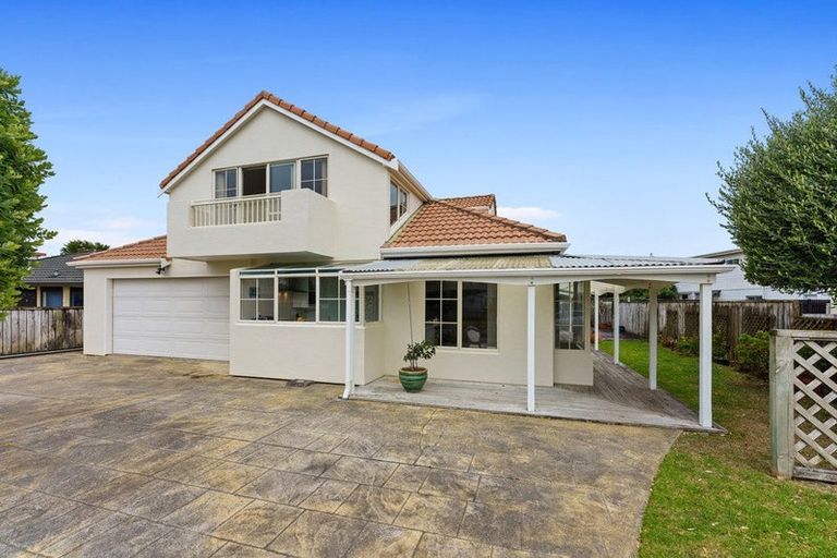 Photo of property in 17 Watson Drive, Paraparaumu Beach, Paraparaumu, 5032