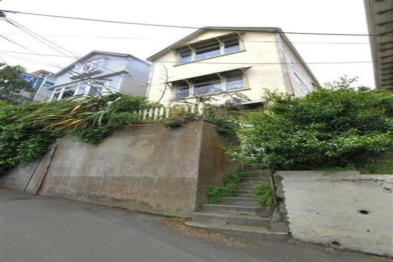 Photo of property in 20 Macdonald Crescent, Te Aro, Wellington, 6011