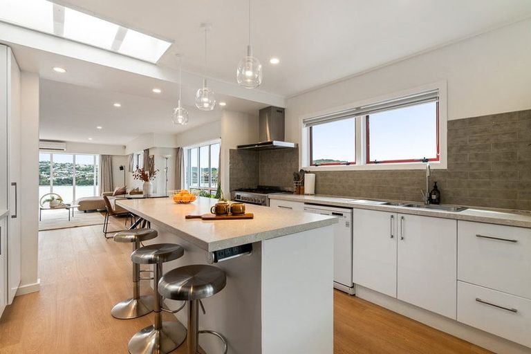 Photo of property in 81 Seaview Road, Paremata, Porirua, 5024