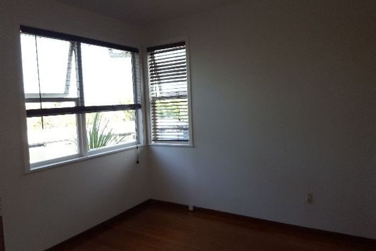 Photo of property in 15 Tyne Road, Forrest Hill, Auckland, 0620