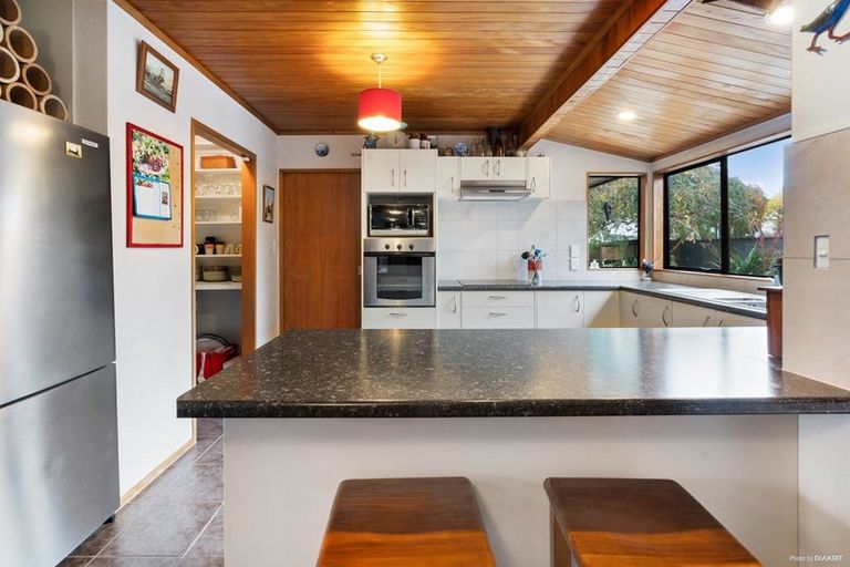 Photo of property in 75 St Annes Crescent, Wattle Downs, Auckland, 2103