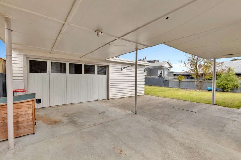 Photo of property in 4 Belvedere Crescent, Takaro, Palmerston North, 4412