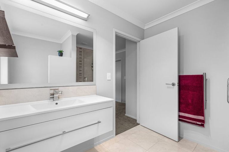 Photo of property in 38 Roxbury Place, Papamoa Beach, Papamoa, 3118