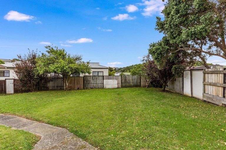 Photo of property in 94 Omapere Street, Whitby, Porirua, 5024
