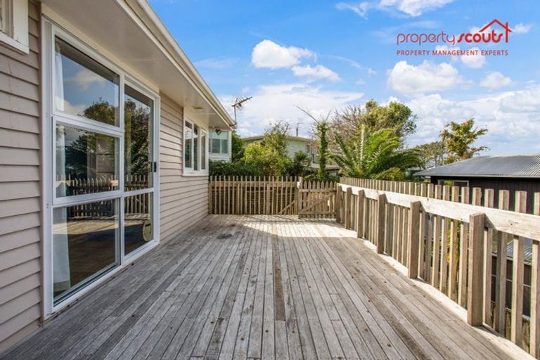 Photo of property in 2/701 East Coast Road, Browns Bay, Auckland, 0630