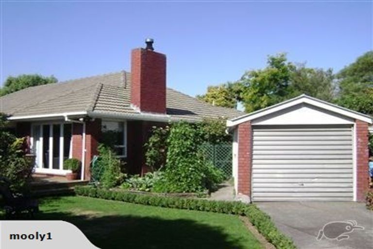 Photo of property in 17a Dulles Place, Papanui, Christchurch, 8053