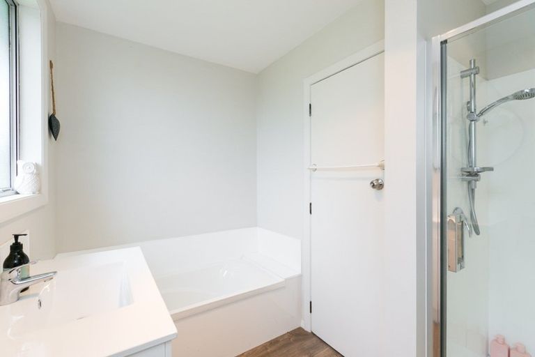 Photo of property in 52 Leicester Avenue, Tamatea, Napier, 4112