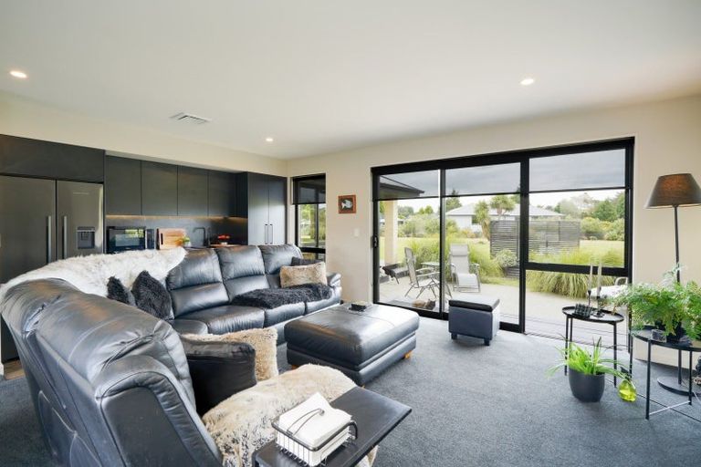 Photo of property in 14 Kakariki Way, Otatara, Invercargill, 9879