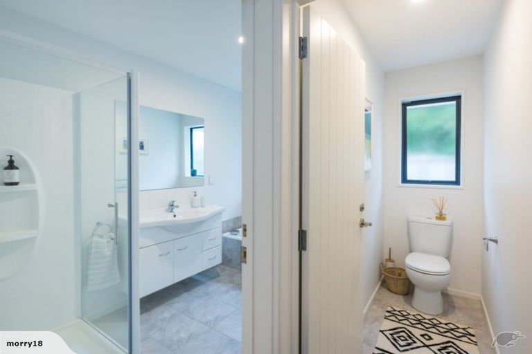 Photo of property in 5 Whitby Close, Waikawa, Picton, 7220