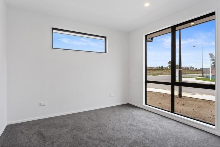 Photo of property in 29 Woodford Avenue, Woodend, 7610