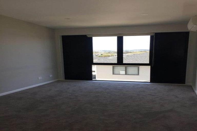 Photo of property in 31 Ascension Crescent, Orewa, 0931