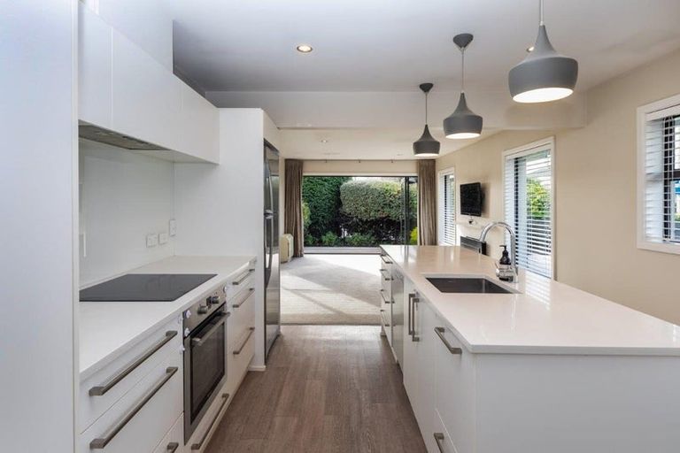 Photo of property in 31 Gleneagles Terrace, Ilam, Christchurch, 8053