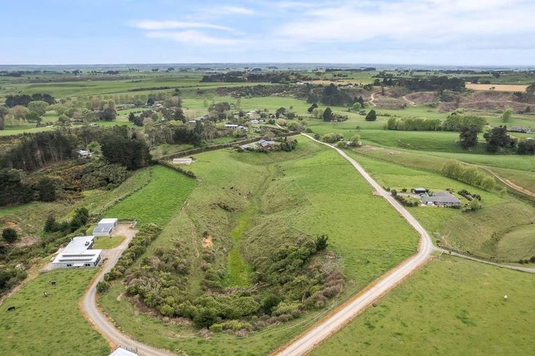 Photo of property in 42 Serenity Lane, Koputaroa, Shannon, 5571