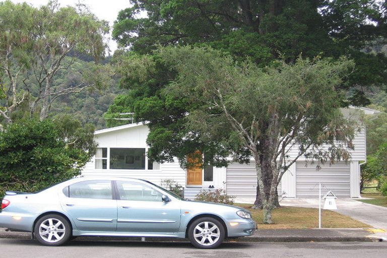 Photo of property in 11 Moehau Grove, Trentham, Upper Hutt, 5018