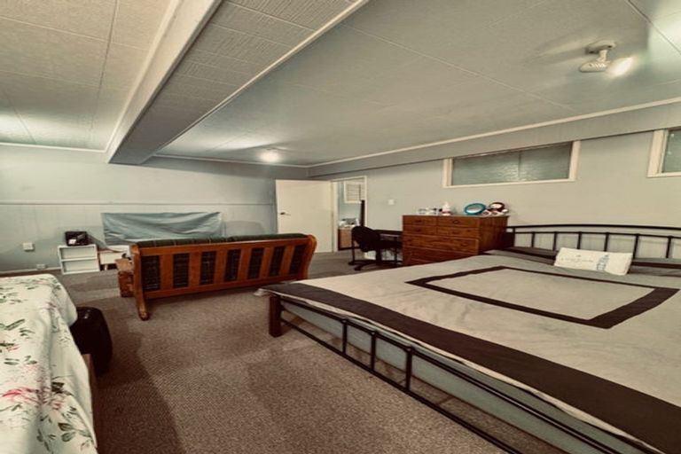 Photo of property in 4 Ayton Drive, Totara Vale, Auckland, 0629