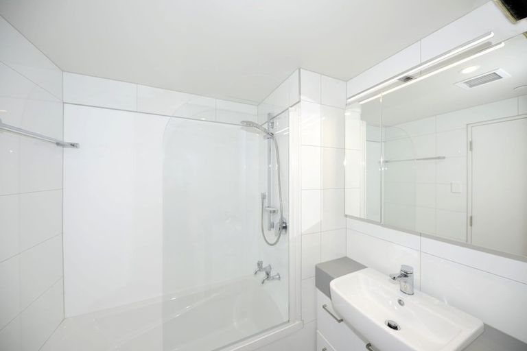 Photo of property in Gloucester Towers, 2/28 Gloucester Street, Christchurch Central, Christchurch, 8013