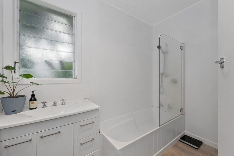 Photo of property in 77 Insoll Avenue, Enderley, Hamilton, 3214