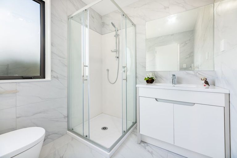 Photo of property in 15b Ranch Avenue, Beach Haven, Auckland, 0626