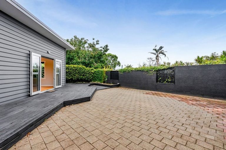 Photo of property in 82 Wairau Road, Oakura, 4314