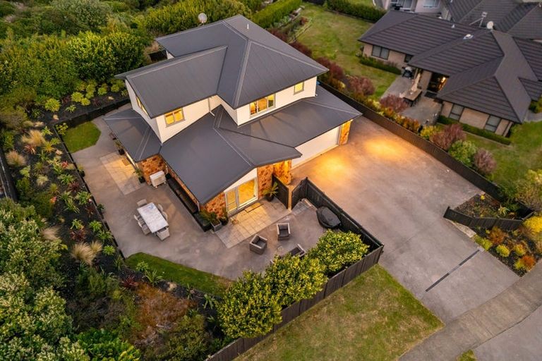 Photo of property in 17 Sumner Terrace, Aotea, Porirua, 5024