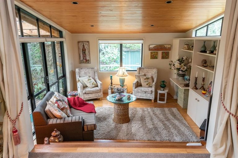 Photo of property in 18 Tanglewood Place, Cockle Bay, Auckland, 2014