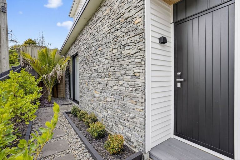 Photo of property in 57b Hogans Road, Glenfield, Auckland, 0629
