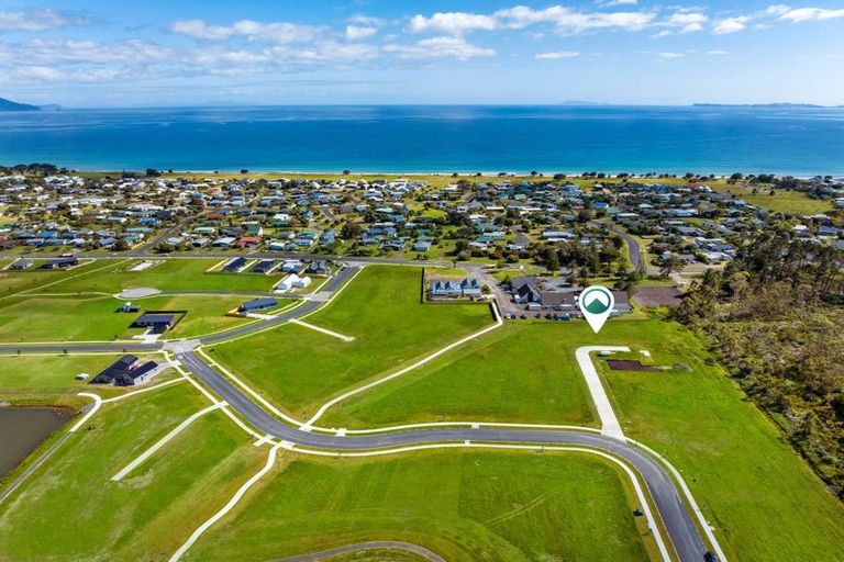 Photo of property in 105 Karearea Way, Matarangi, 3592