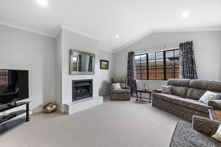 Photo of property in 11 Woodham Place, Rototuna North, Hamilton, 3210