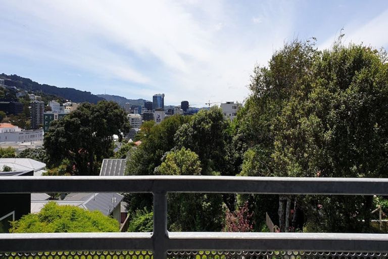 Photo of property in 44 Thompson Street, Mount Cook, Wellington, 6011