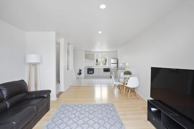 Photo of property in 42 Albionvale Road, Glen Eden, Auckland, 0602