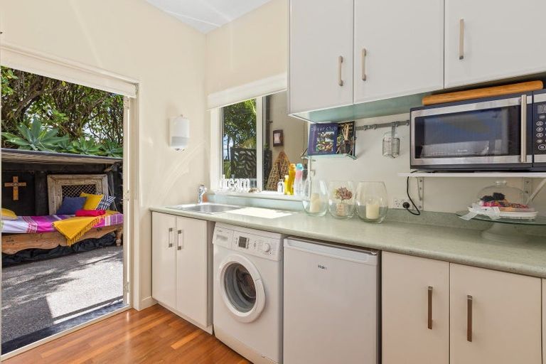 Photo of property in 17 Sykes Avenue, Hatfields Beach, Orewa, 0931
