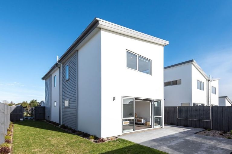 Photo of property in 7 Kakapo Lane, Redwood, Christchurch, 8051