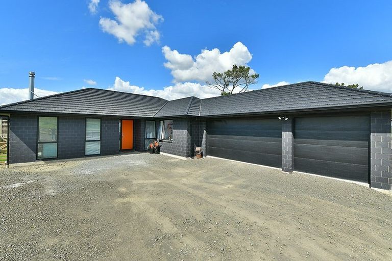 Photo of property in 87 Sheffield Road, Helensville, 0875