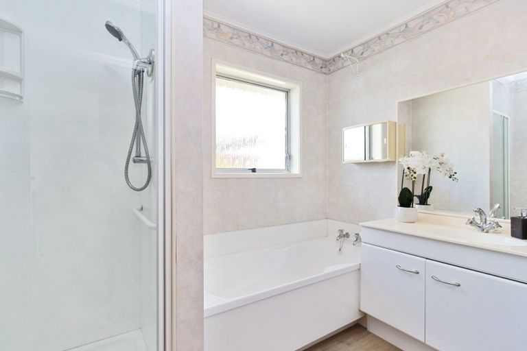 Photo of property in 5 Krippner Place, Dinsdale, Hamilton, 3204