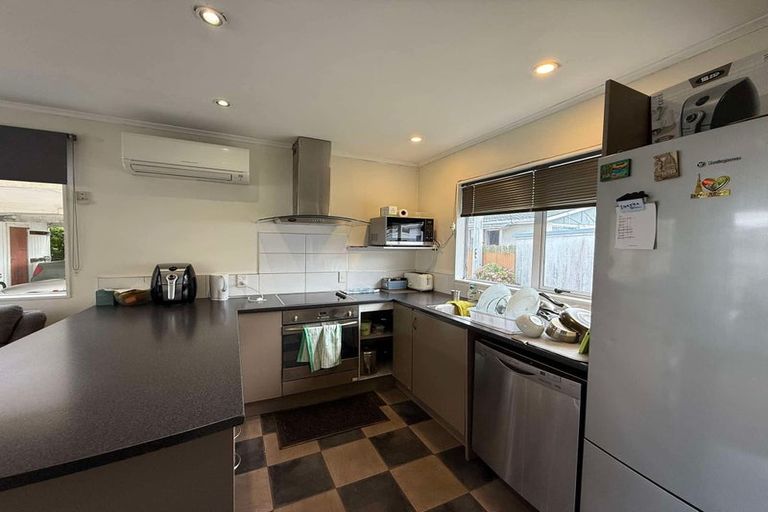 Photo of property in 2/8 Wilford Street, Wallaceville, Upper Hutt, 5018