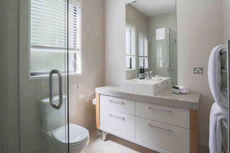 Photo of property in 2 Buckler Court, Jacks Point, Queenstown, 9371