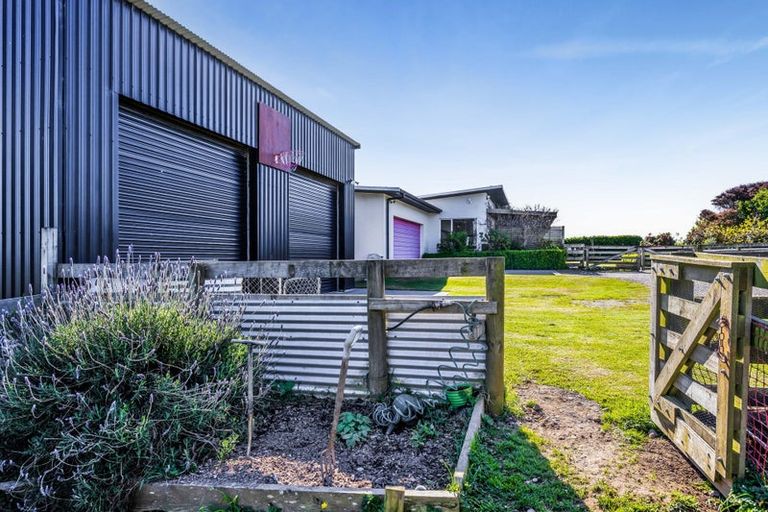 Photo of property in 5674 Mountain Road, Normanby, Hawera, 4673
