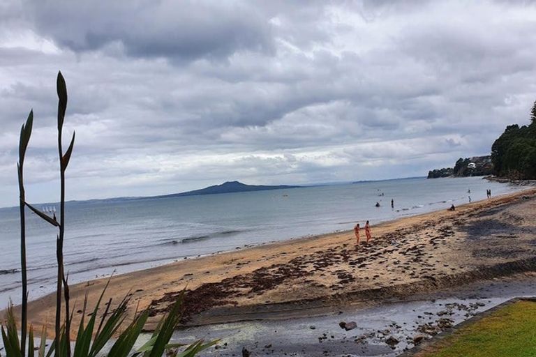 Photo of property in 2/38 Gulf View Road, Murrays Bay, Auckland, 0630