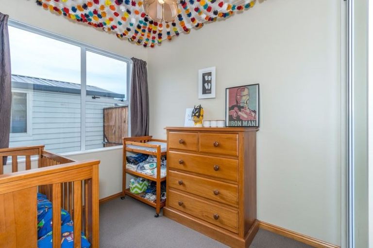 Photo of property in 80 Northcote Road, Northcote, Christchurch, 8052