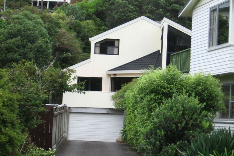 Photo of property in 6 Kamla Way, Khandallah, Wellington, 6035