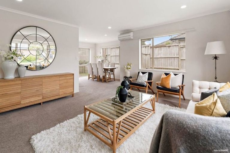 Photo of property in 10 Attymon Lane, East Tamaki, Auckland, 2016