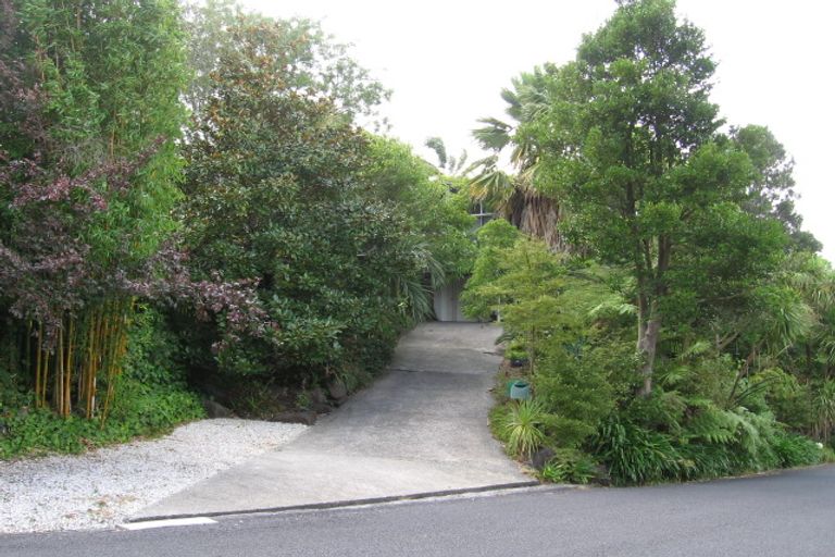 Photo of property in 1 Heathcote Road, Castor Bay, Auckland, 0620