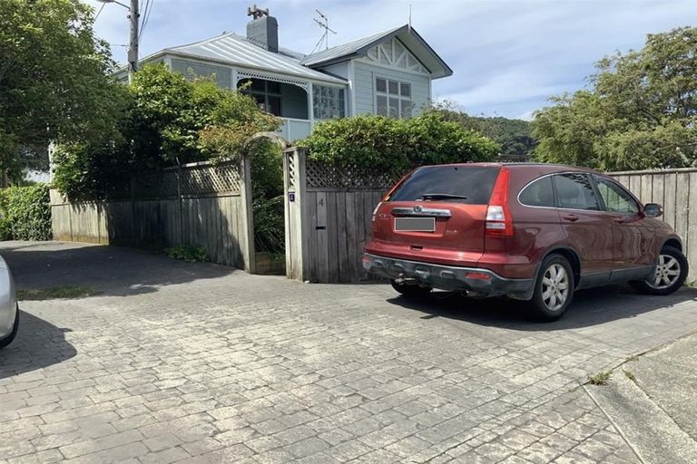 Photo of property in 4 Batham Drive, Mount Victoria, Wellington, 6011